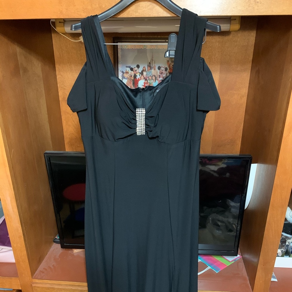 Gorgeous dress perfect for any occasion